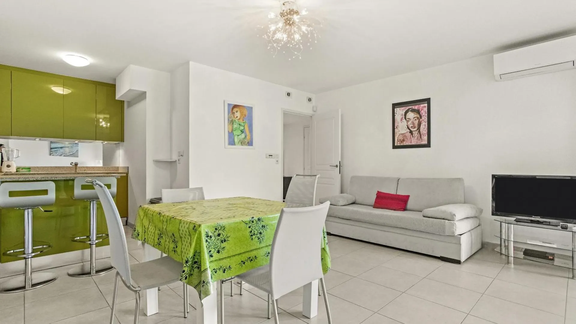 Apartment Appart Belle Terrasse St-Raphael Saint-Raphaël Frankreich
