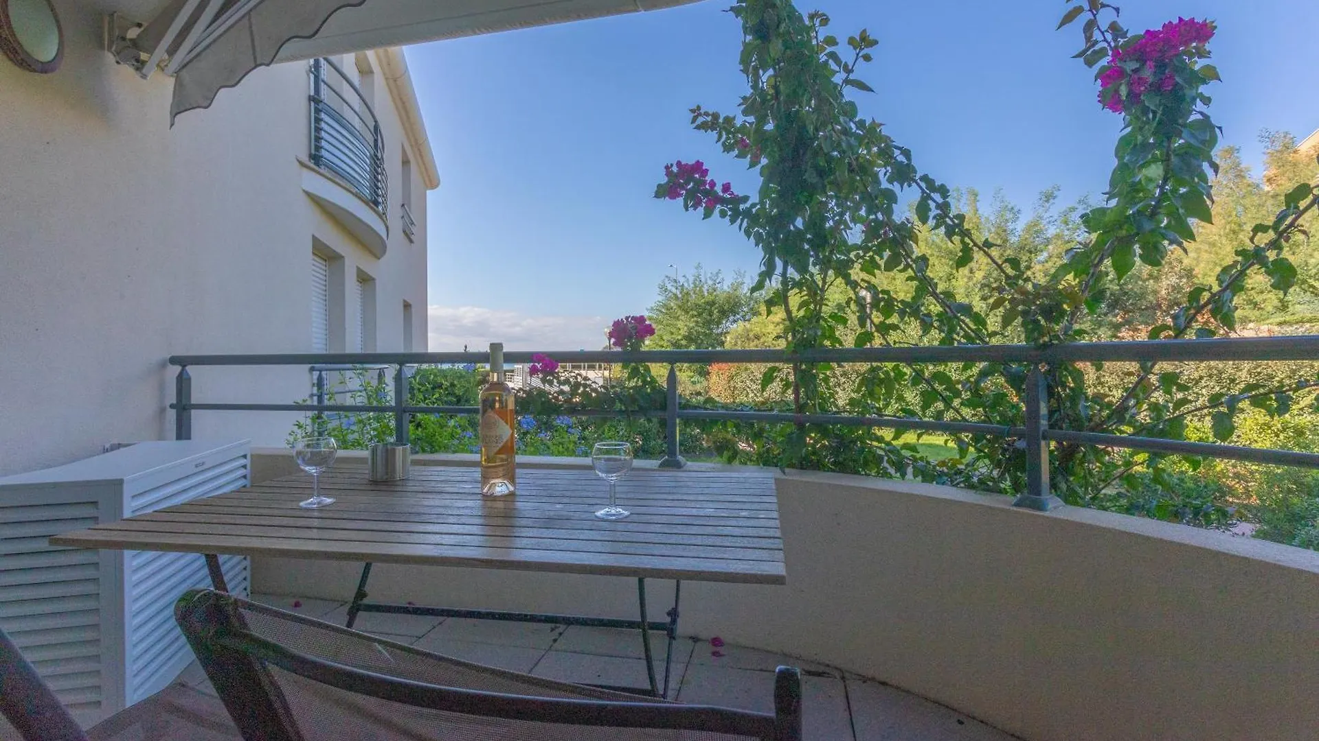 Appart Belle Terrasse St-Raphael Saint-Raphaël Frankreich