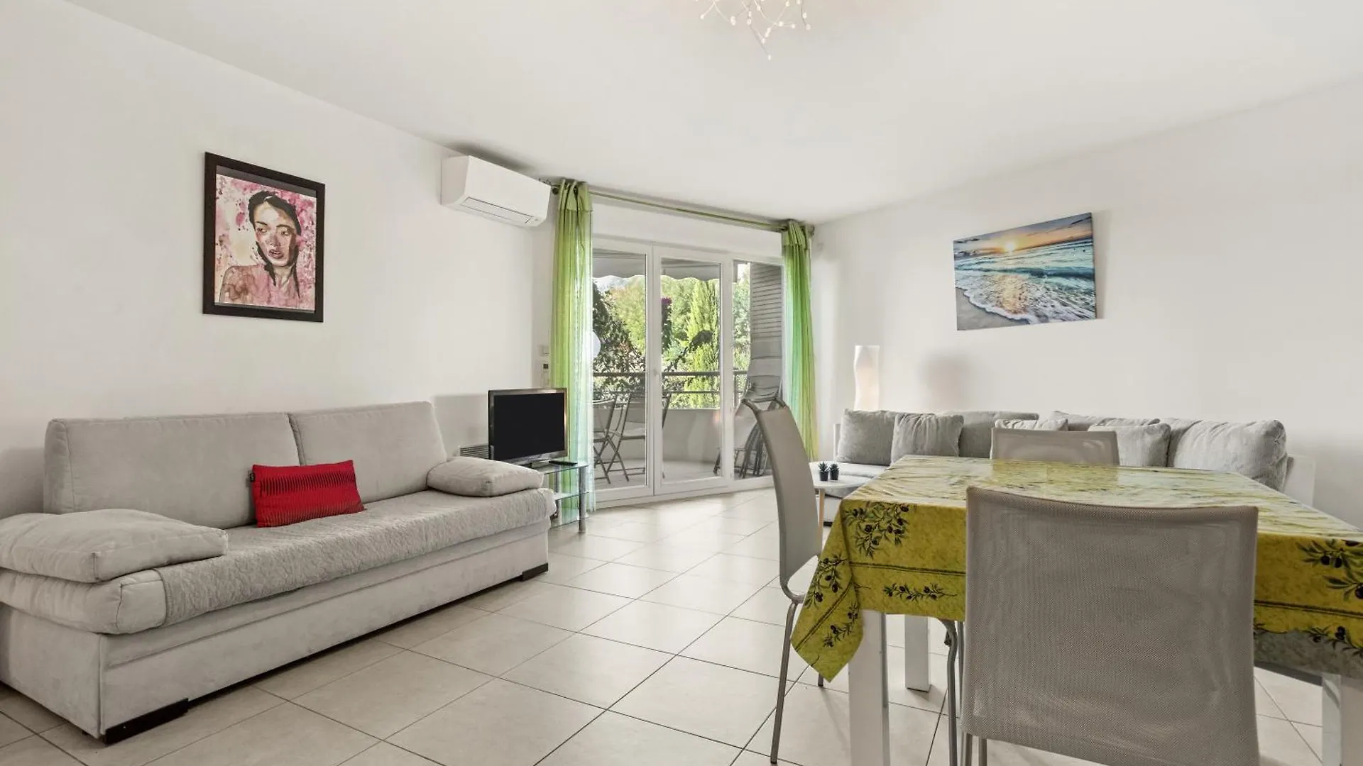 Apartment Appart Belle Terrasse St-Raphael Saint-Raphaël